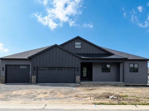 Photo of 404 S Cypress Avenue, Marshfield, WI 54449 (MLS # 22504718)