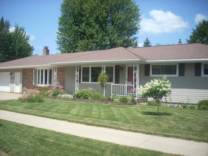 Photo 1 of 55 — 3116 JORDAN LANE, Stevens Point, WI 54481