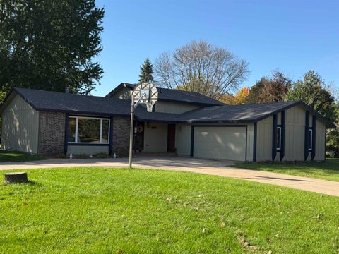 Photo of 1200 E 21st Street, Marshfield, WI 54449 (MLS # 22604229)