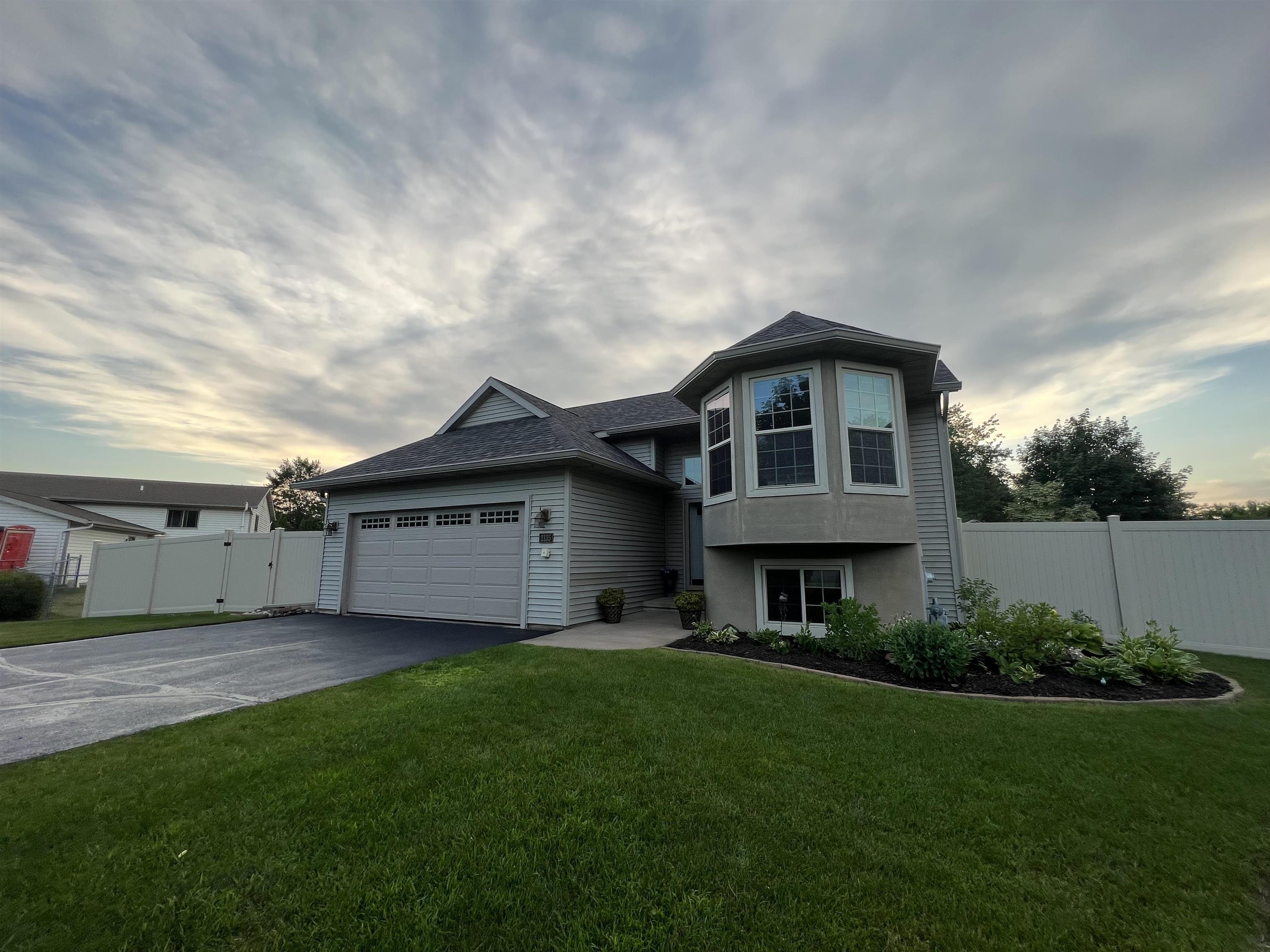 Photo 1 of 41 — 2135 VICTOR LANE, Kronenwetter, WI 54455