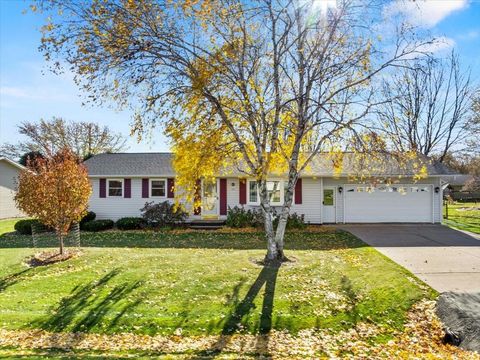 Photo of 416 E 20th Street, Marshfield, WI 54449 (MLS # 22505312)
