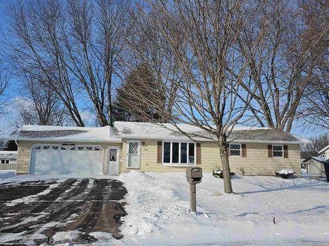 Photo of 2706 S Maywood Avenue, Marshfield, WI 54449 (MLS # 22504114)