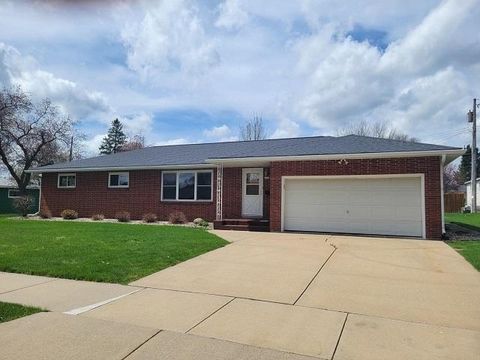 Photo of 1608 S Palmetto Avenue, Marshfield, WI 54449 (MLS # 22601669)