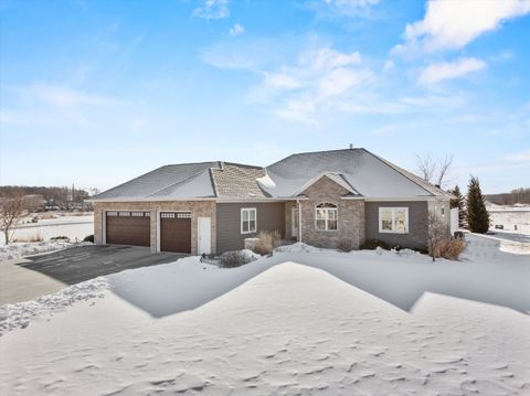 Photo of 1540 E 20th Street, Marshfield, WI 54449 (MLS # 22600467)