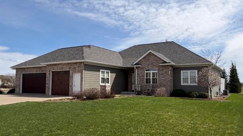 Photo of 1540 E 20th Street, Marshfield, WI 54449 (MLS # 22600467)