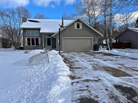 Photo of 2511 S Apple Avenue, Marshfield, WI 54449 (MLS # 22505621)