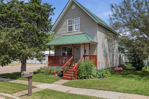 Photo of 315 W Depot Street, Marshfield, WI 54449 (MLS # 22603376)