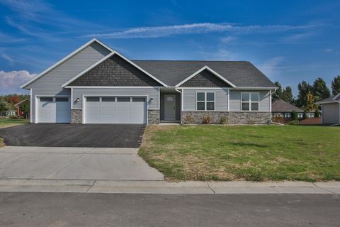 Photo of 1609 E 21st Street, Marshfield, WI 54449 (MLS # 22504872)