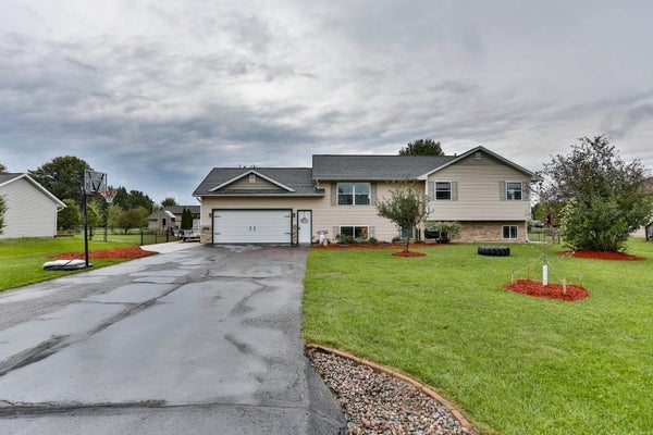 2221 CONESTOGA LN, KRONENWETTER, WI 54455 - Image afd5d67cdd526e9df4e8ca110a30d05c/289431694