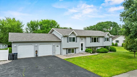 Photo of 1407 S Washington Avenue, Marshfield, WI 54449 (MLS # 22603206)