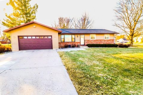 Photo of 528 N Hume Avenue, Marshfield, WI 54449 (MLS # 22600962)