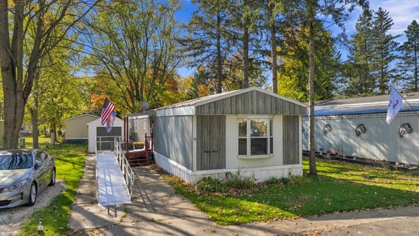 1407 N PEACH AVE, MARSHFIELD, WI 54449 - Image d544a201d9209bfb8221c8d783333c97/2514843374