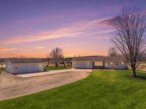 Photo of 8917 S Washington Avenue, Marshfield, WI 54449 (MLS # 22601668)