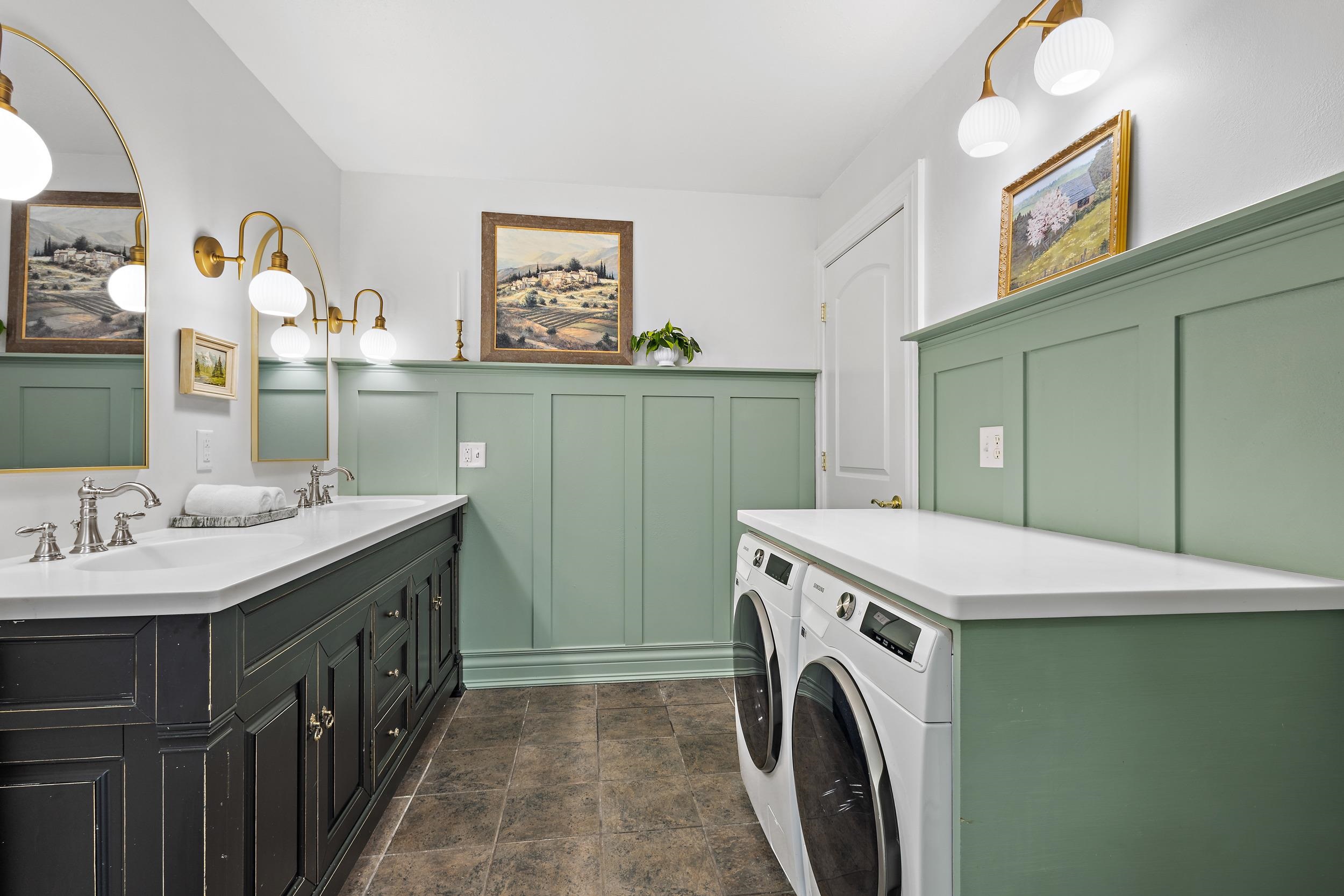 Plainfield, Wisconsin, 54966, United States, 6 Bedrooms Bedrooms, ,5 BathroomsBathrooms,Residential,Active,2022694