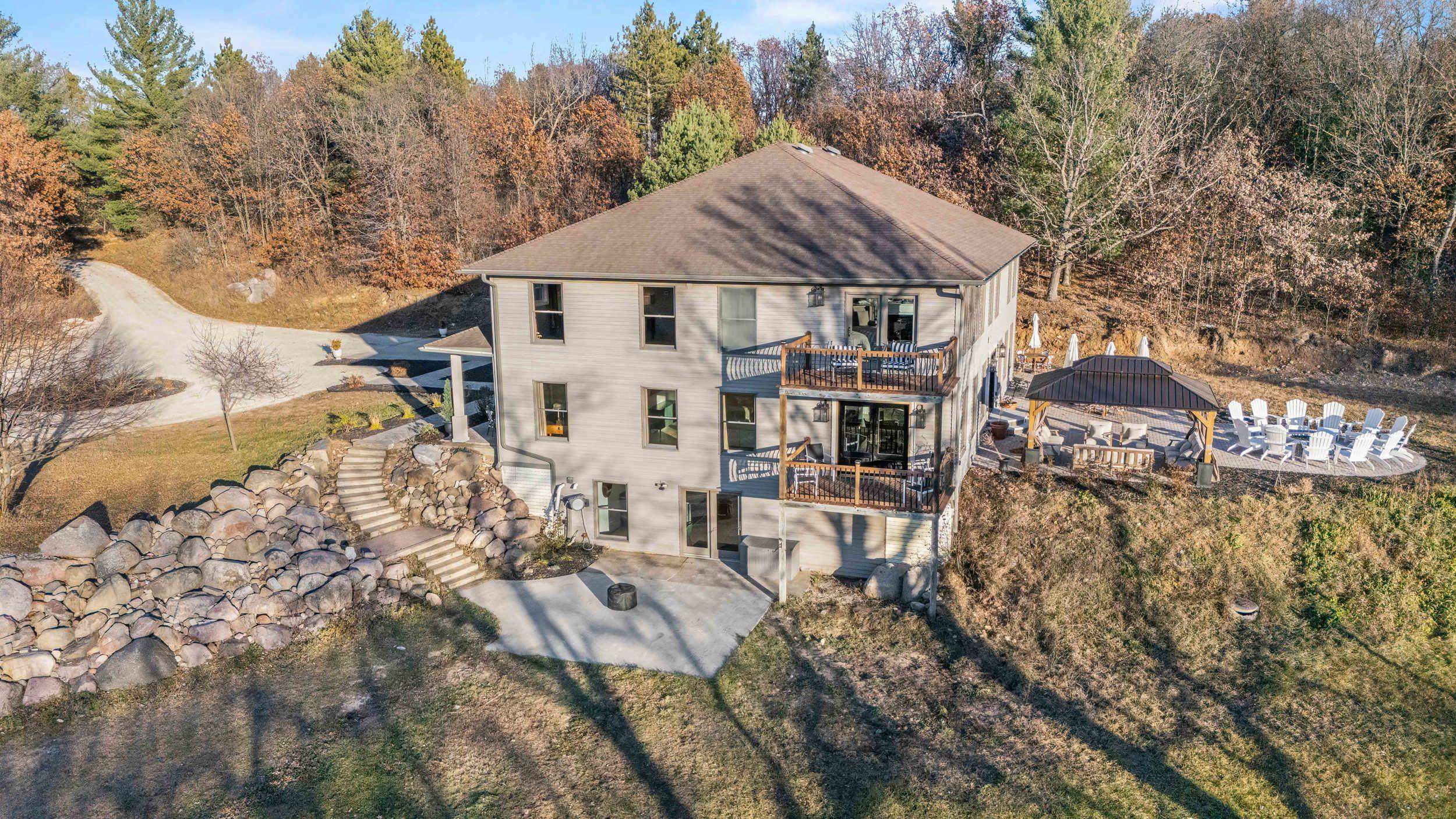 Plainfield, Wisconsin, 54966, United States, 6 Bedrooms Bedrooms, ,5 BathroomsBathrooms,Residential,Active,2022694