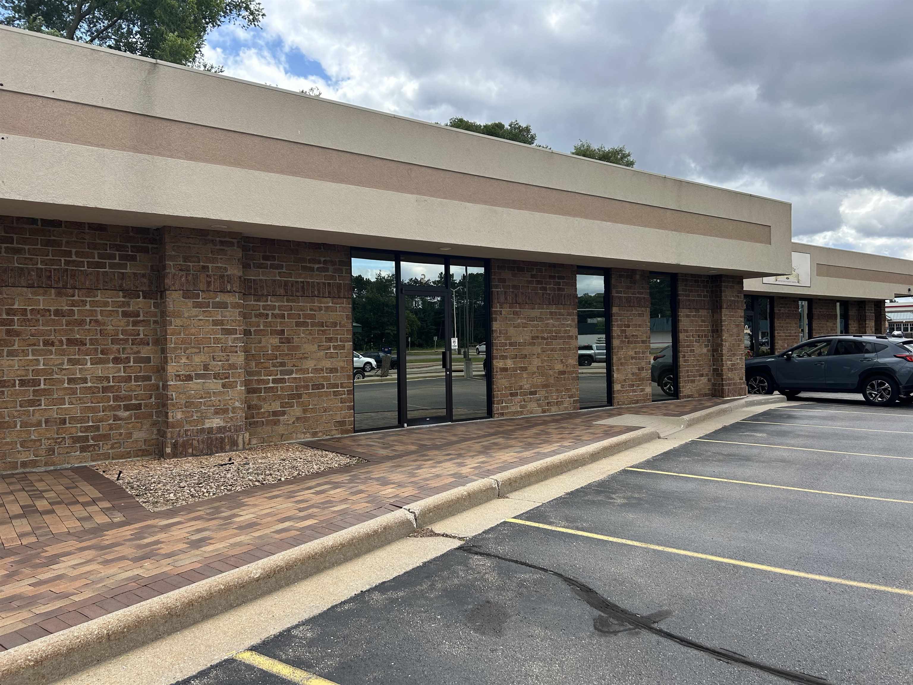 Photo 1 of 15 — 1820 POST ROAD Unit Unit 6, Plover, WI 54467
