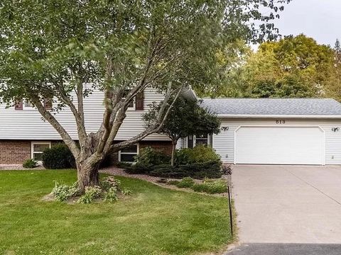 Photo of 513 N Hume Avenue, Marshfield, WI 54449 (MLS # 22601296)
