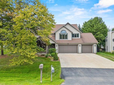 Photo of 1006 N Columbus Avenue, Marshfield, WI 54449 (MLS # 22504135)