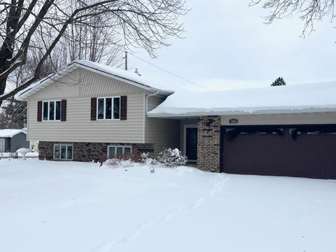 Photo of 1501 S Apple Avenue, Marshfield, WI 54449 (MLS # 22505714)