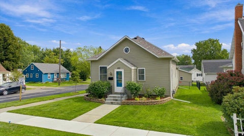 Photo of 901 S Ash Avenue, Marshfield, WI 54449 (MLS # 22604625)