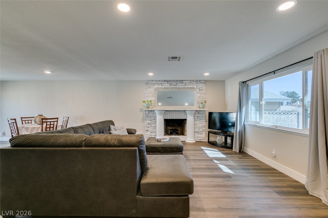 637 Valley View Circle