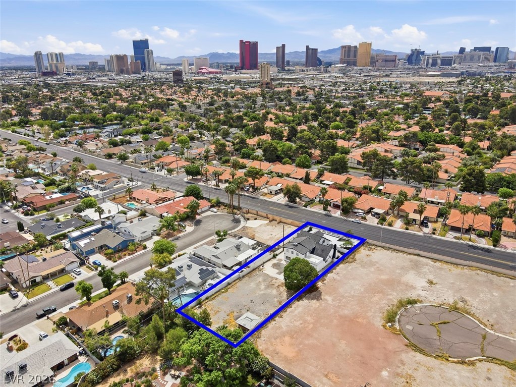 3200 W Oakey Boulevard