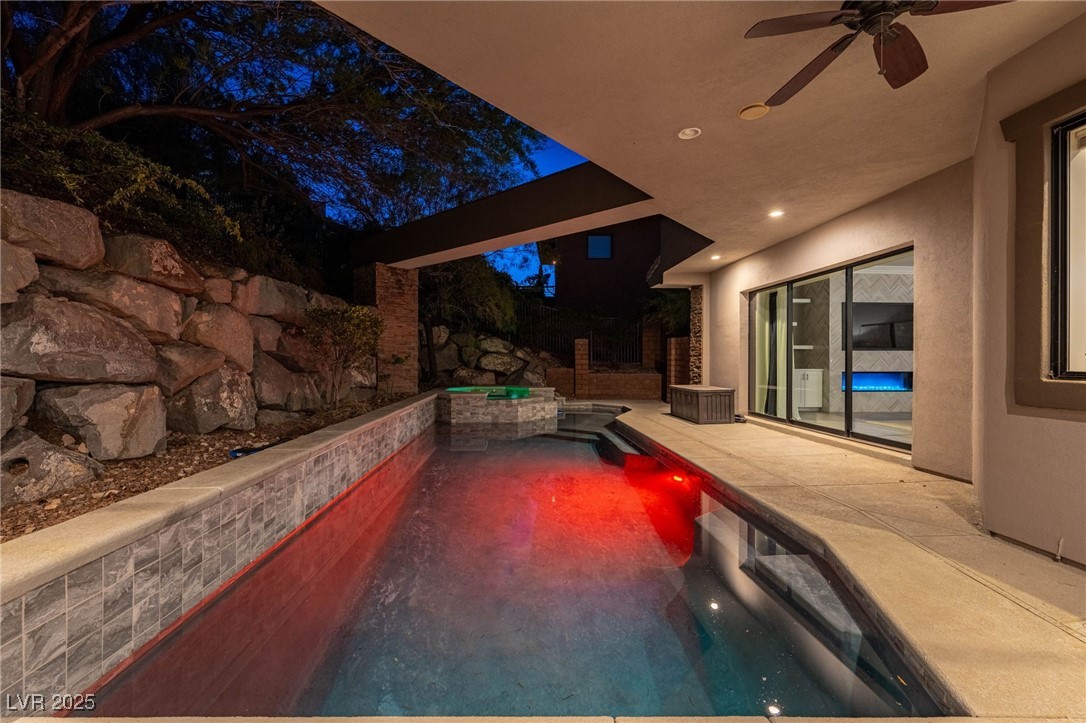 29 Soaring Bird Court