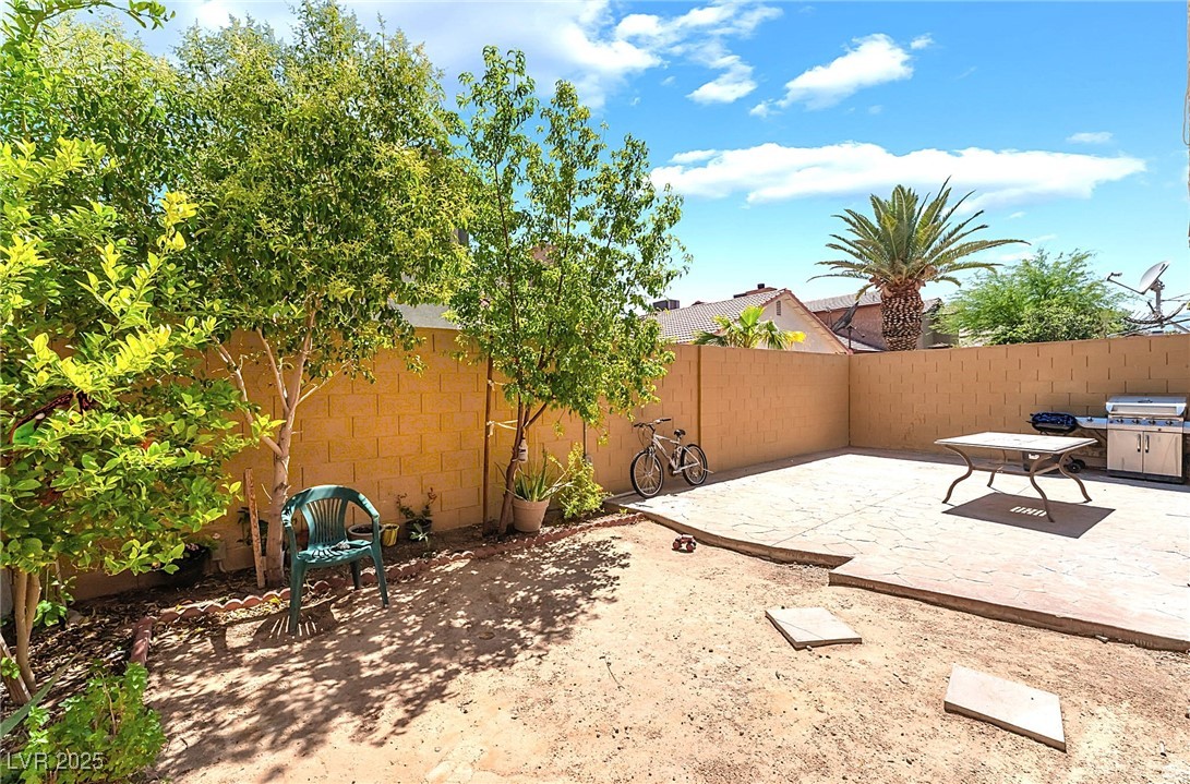 Las Vegas, Nevada 89108, United States, 4 Bedrooms Bedrooms, ,3 BathroomsBathrooms,Residential,Active,139585