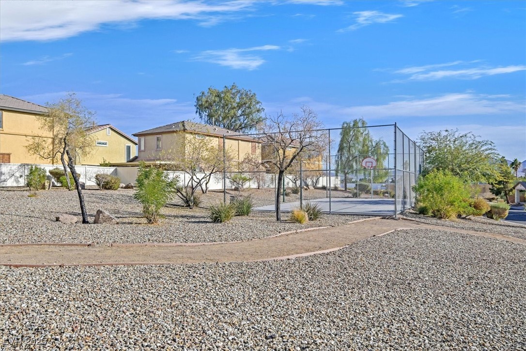 Henderson, Nevada 89014, United States, 3 Bedrooms Bedrooms, ,3 BathroomsBathrooms,Residential,Pending,9816