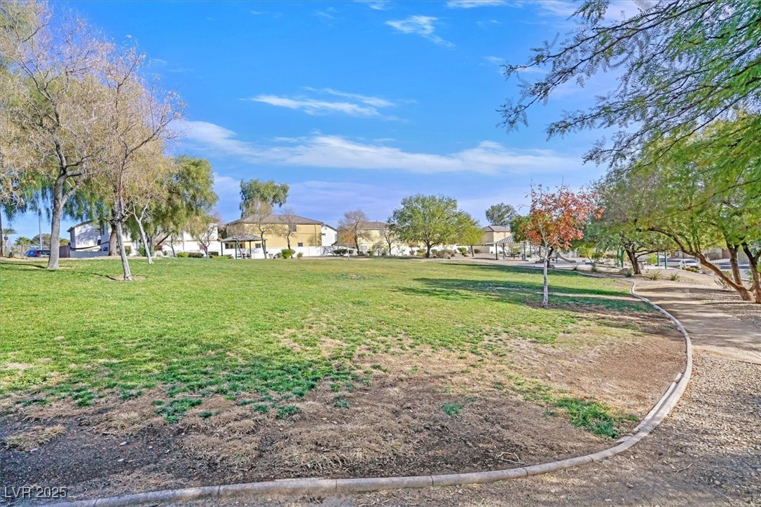 Henderson, Nevada 89014, United States, 3 Bedrooms Bedrooms, ,3 BathroomsBathrooms,Residential,Pending,9816