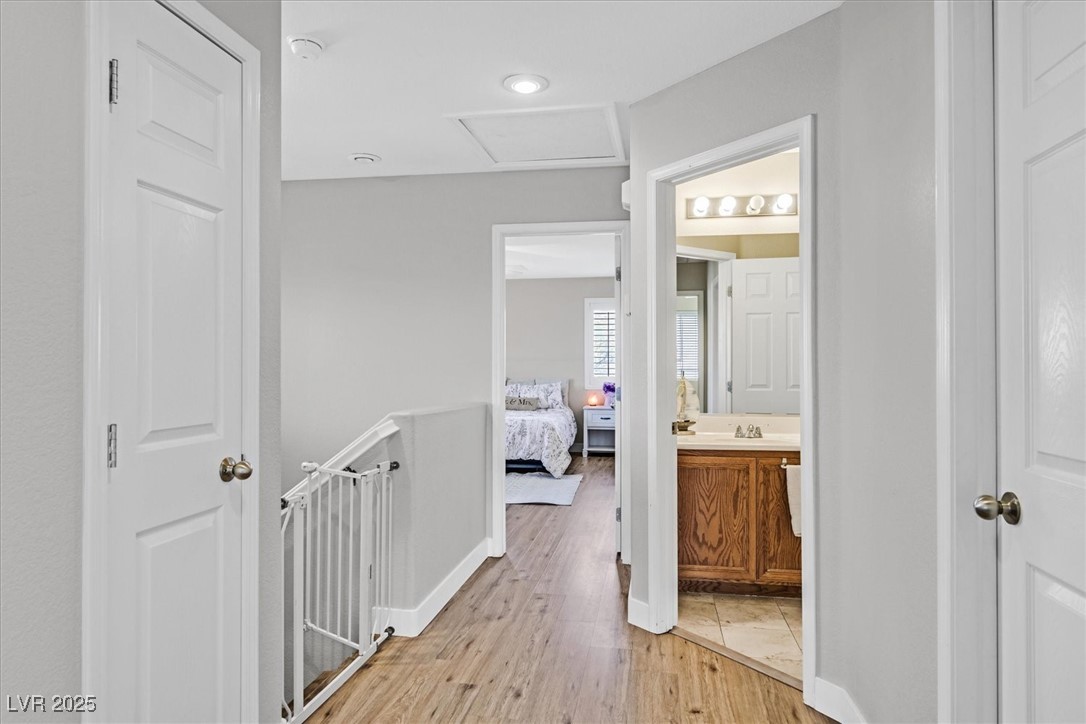 Henderson, Nevada 89014, United States, 3 Bedrooms Bedrooms, ,3 BathroomsBathrooms,Residential,Pending,9816