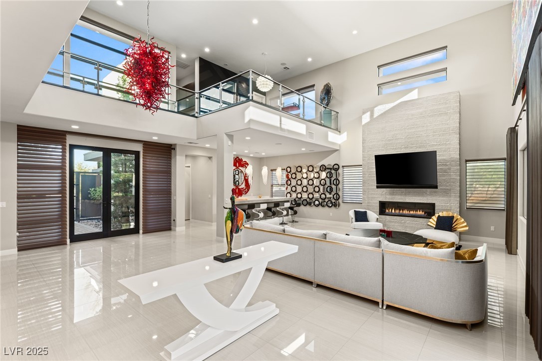 Properties 3 43 Grey Feather Drive