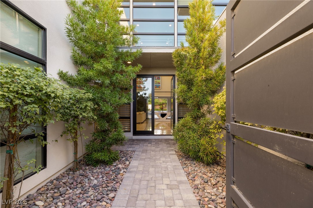 Properties 1 43 Grey Feather Drive