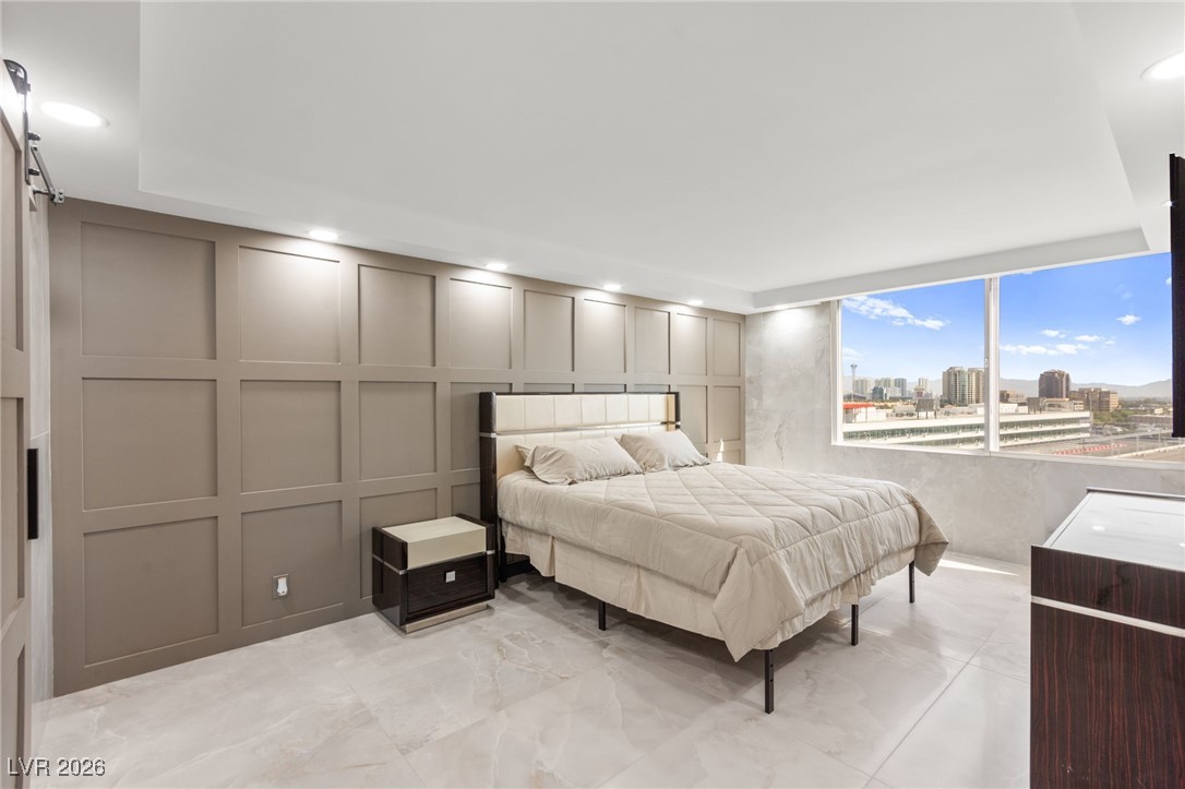 205 E Harmon Avenue 1012