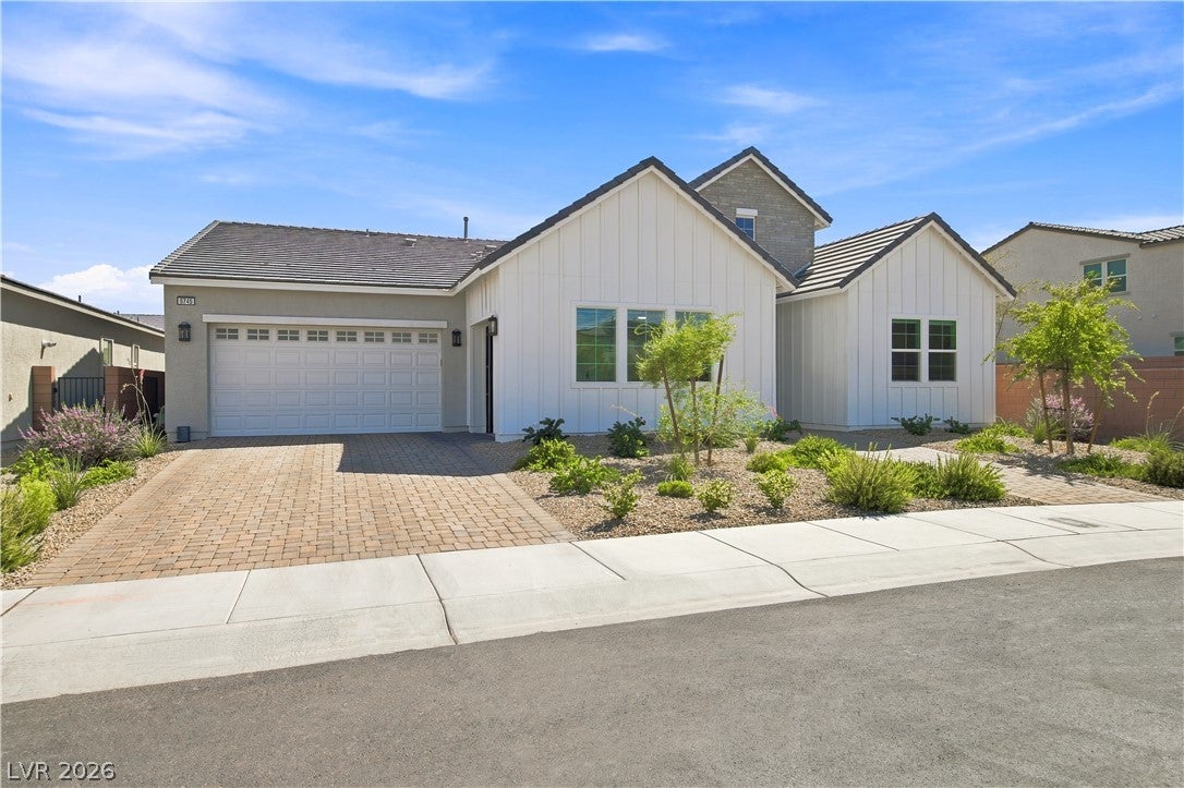 5745 N Golden Chase Court