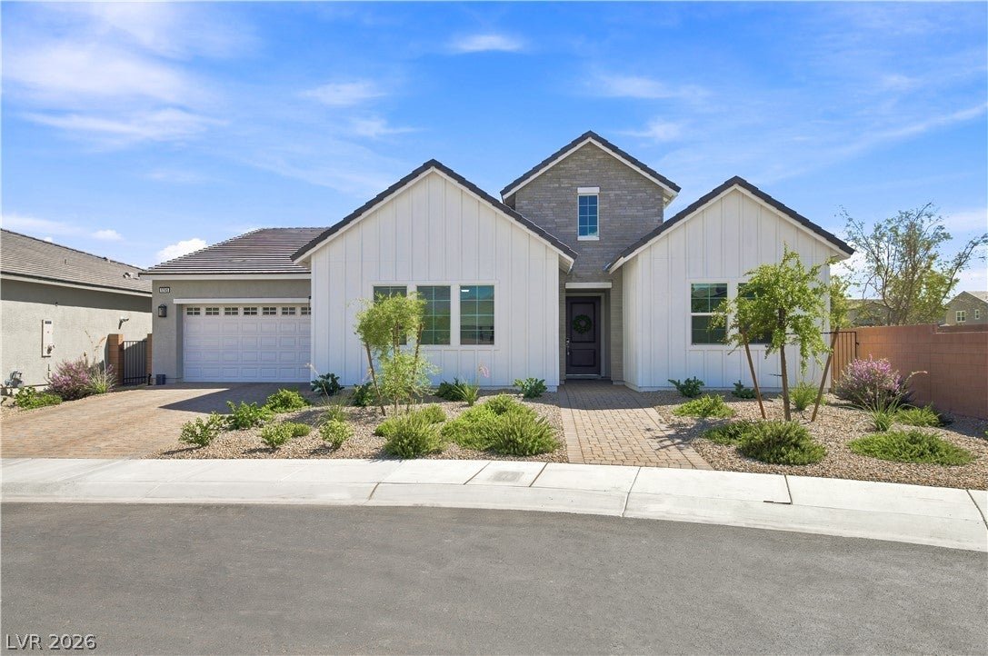 5745 N Golden Chase Court