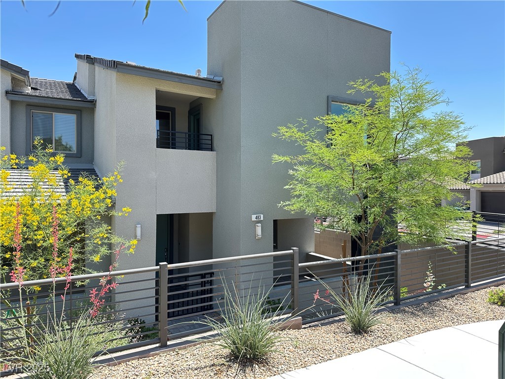 483 Fairview Hills Street
