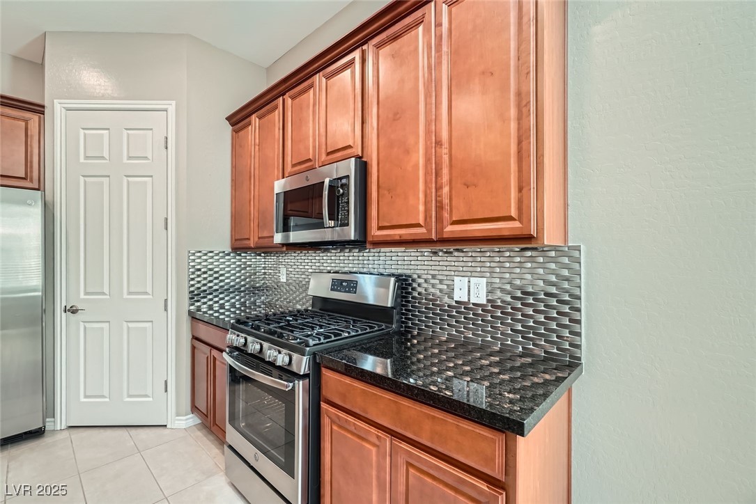 208 Coltrane Canyon Avenue, Henderson, Nevada image 7