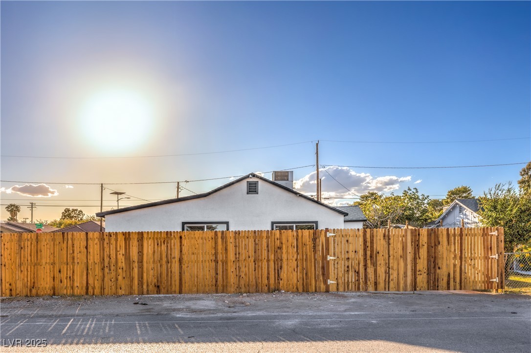 1027 Laurel Avenue
