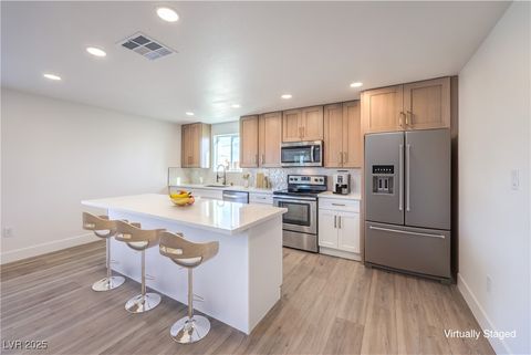 1027 Laurel Avenue Las Vegas NV 89104