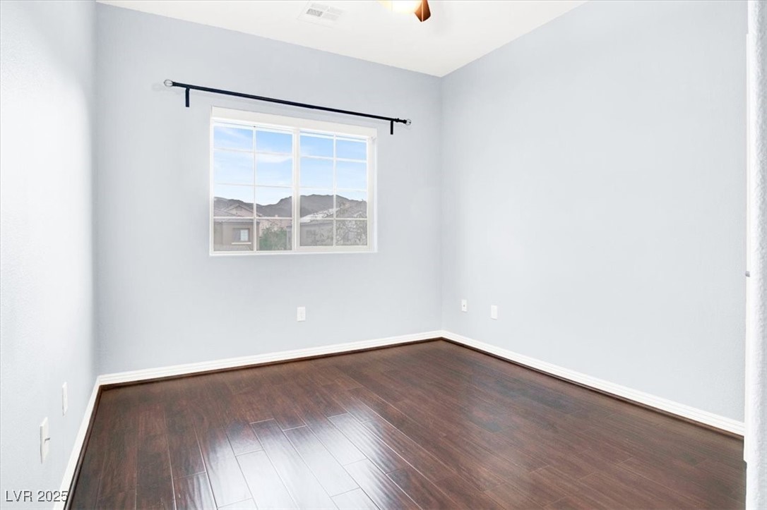 3712 Gilmore Creek Street, Las Vegas, Nevada image 32