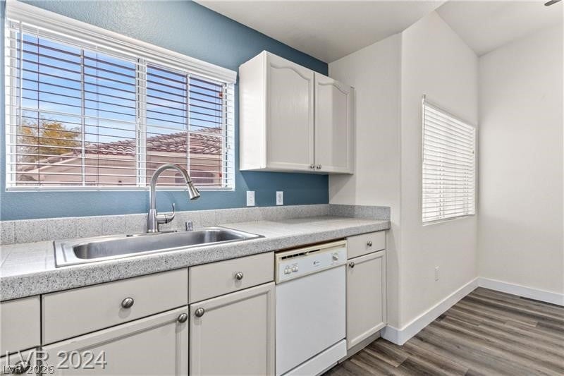 352 Amber Pine Street 201