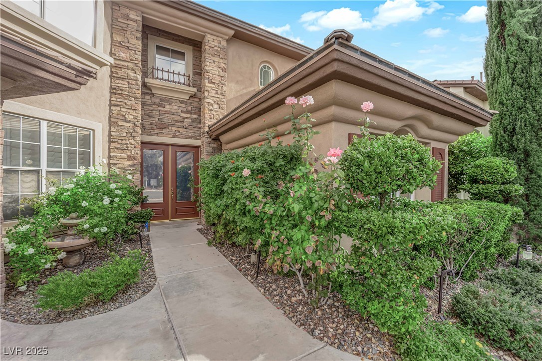 112 S Buteo Woods Lane