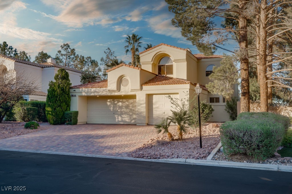 2104 Inverness Drive, Henderson, Nevada image 7