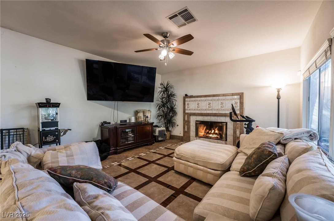 884 E Robindale Road, Las Vegas, Nevada image 8