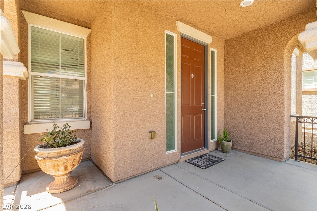 8611 Splendid Leaf Court