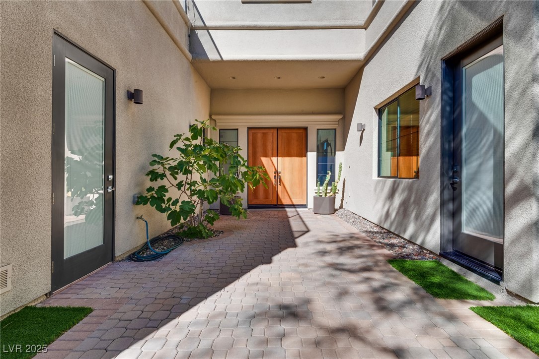 628 Edgebrook Drive