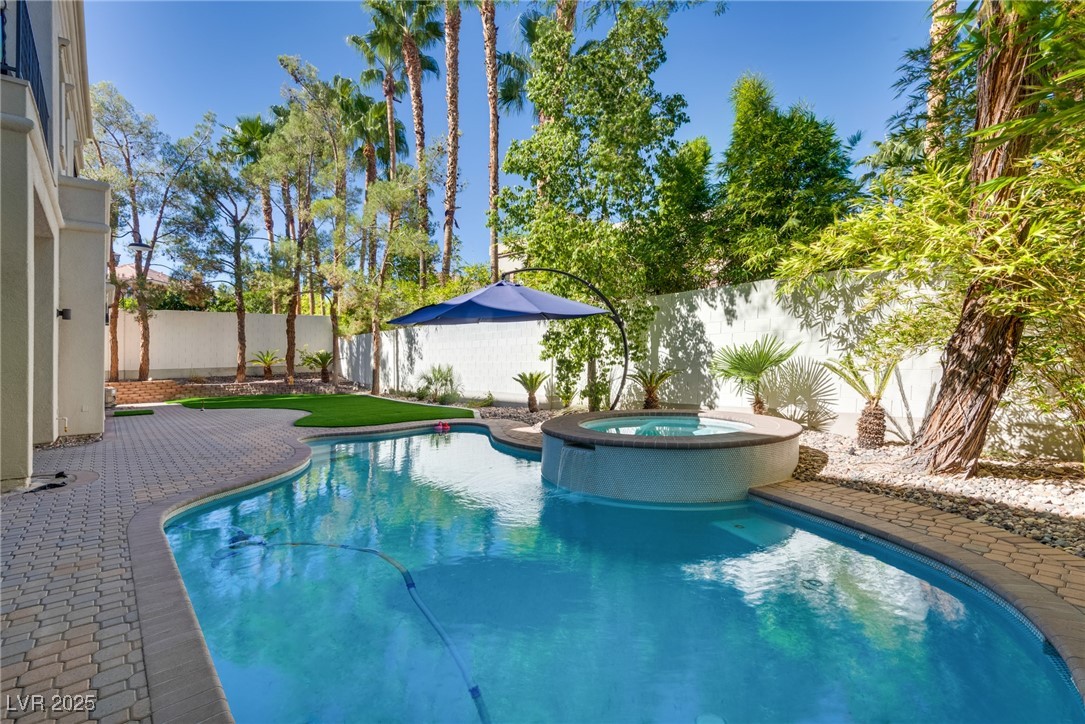 628 Edgebrook Drive