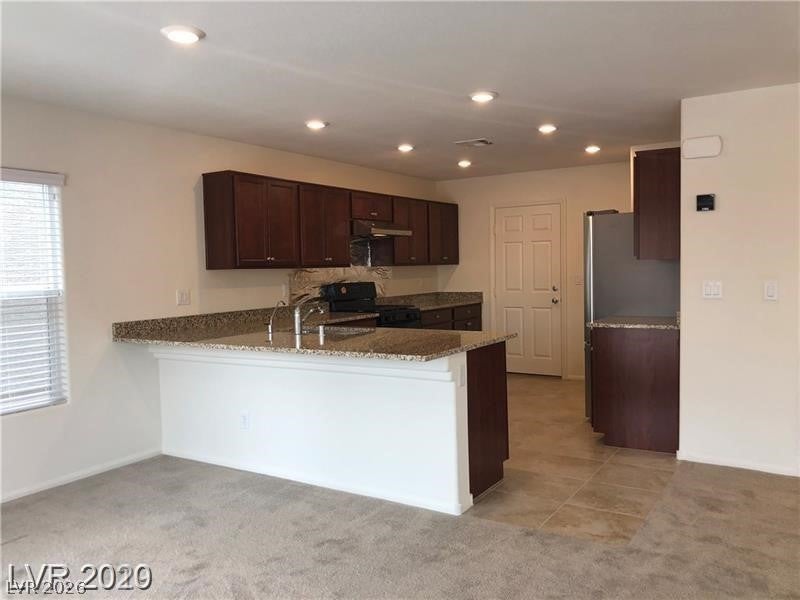 7576 SLIPPER ORCHID Street