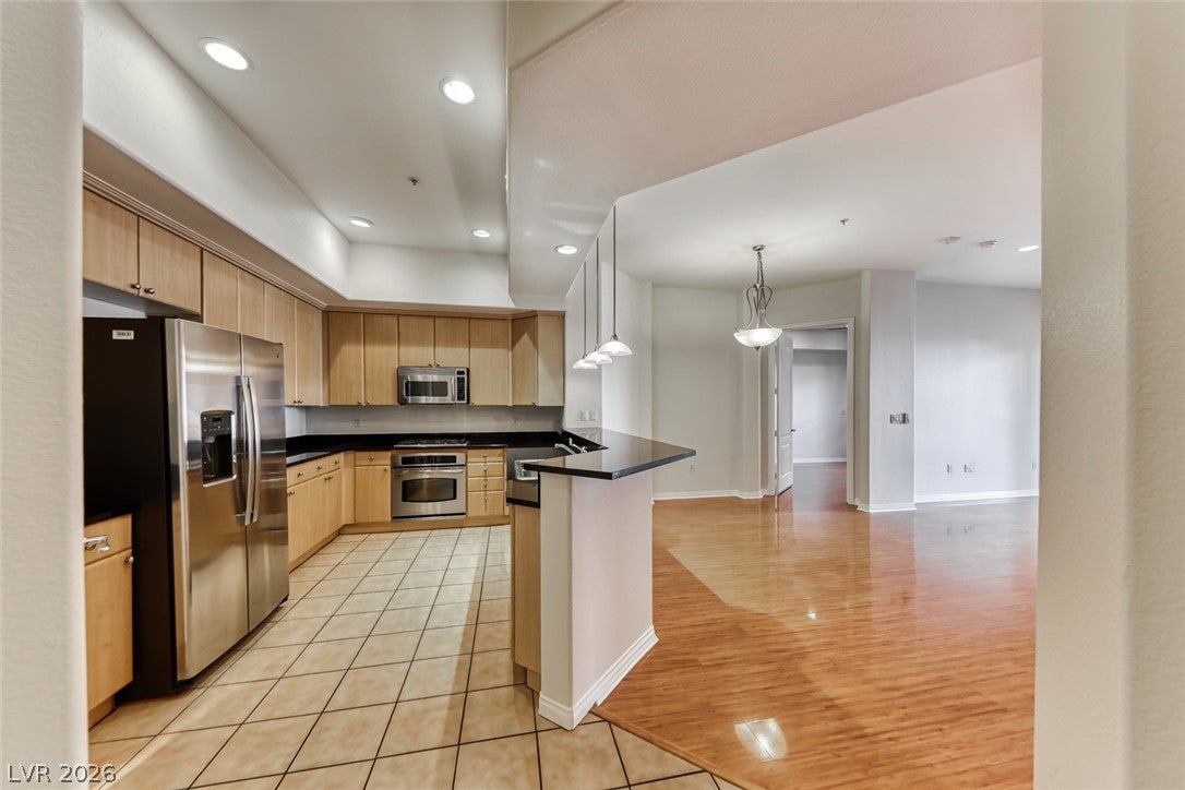 62 E SERENE Avenue 212